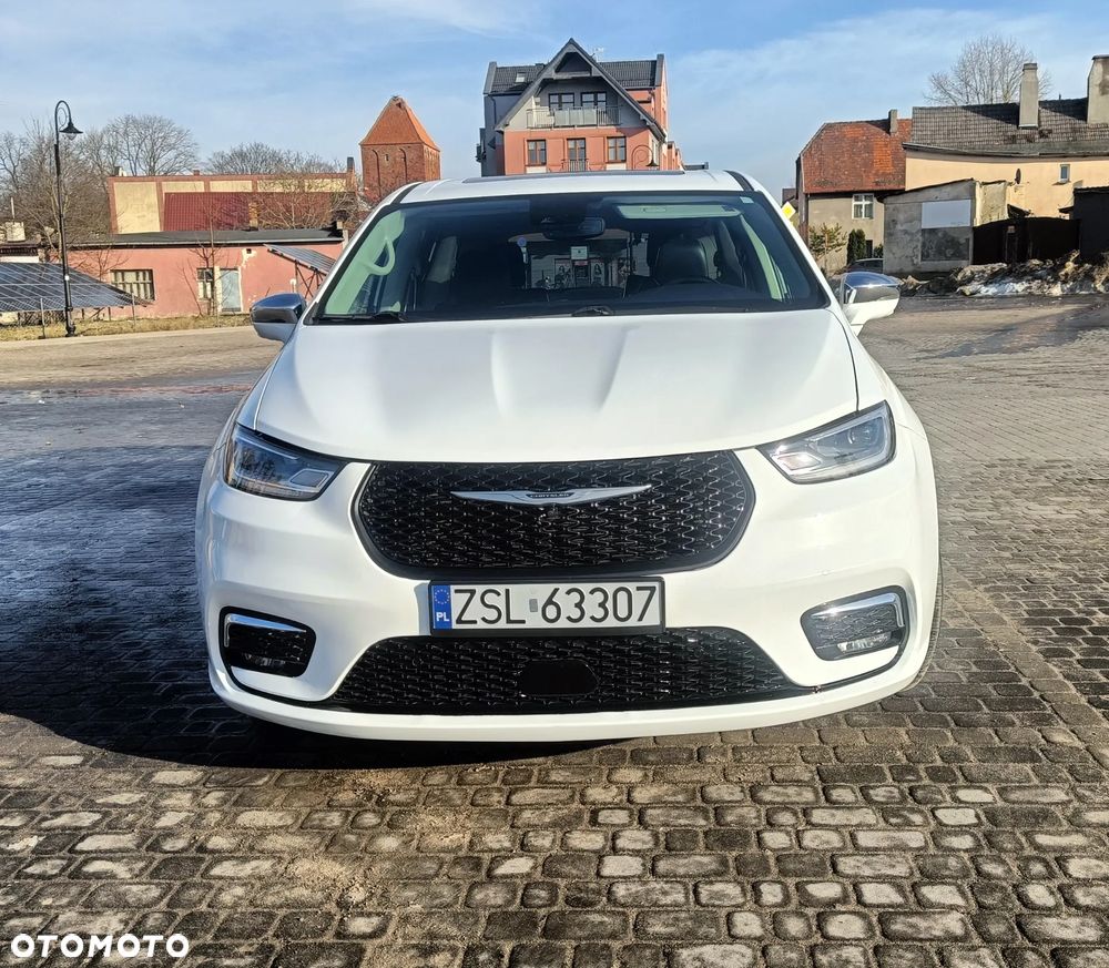 Chrysler Pacifica - 2