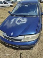 Dezmembrez Renault Laguna 1