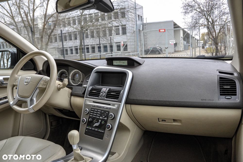 Volvo XC 60 DRIVe Momentum - 10