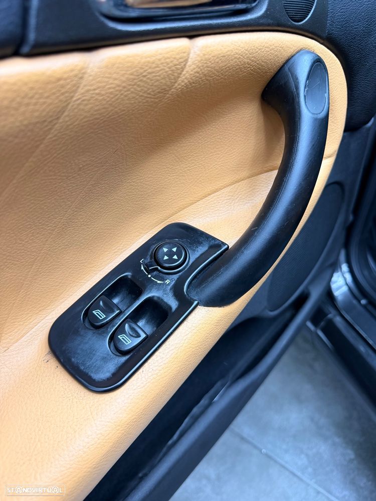 Alfa Romeo GT 1.9 JTD M-JET Distinctive - 43