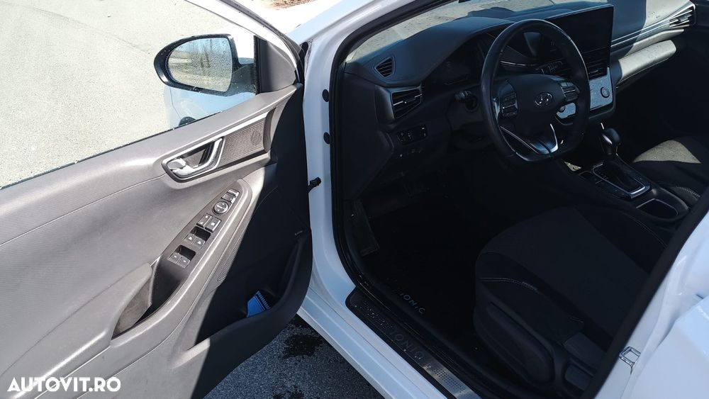 Hyundai IONIQ - 4