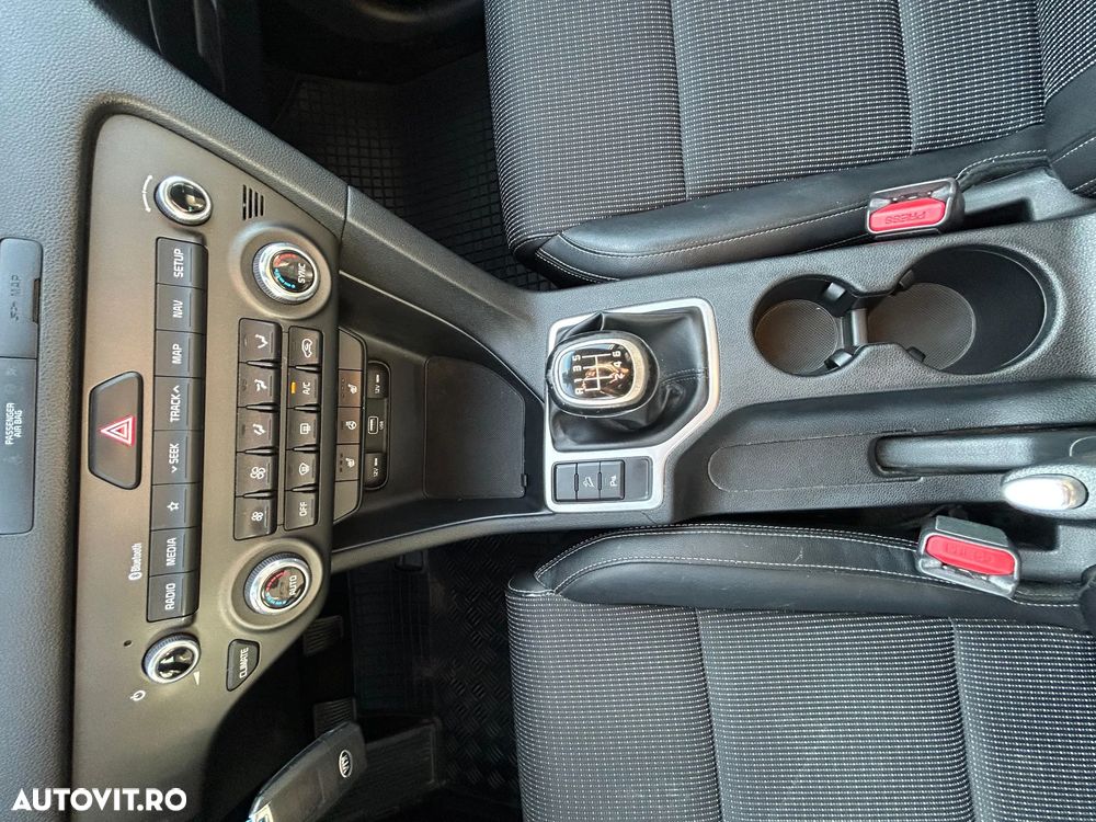 Kia Sportage 1.6 GDI 6MT 4x2 Style - 22