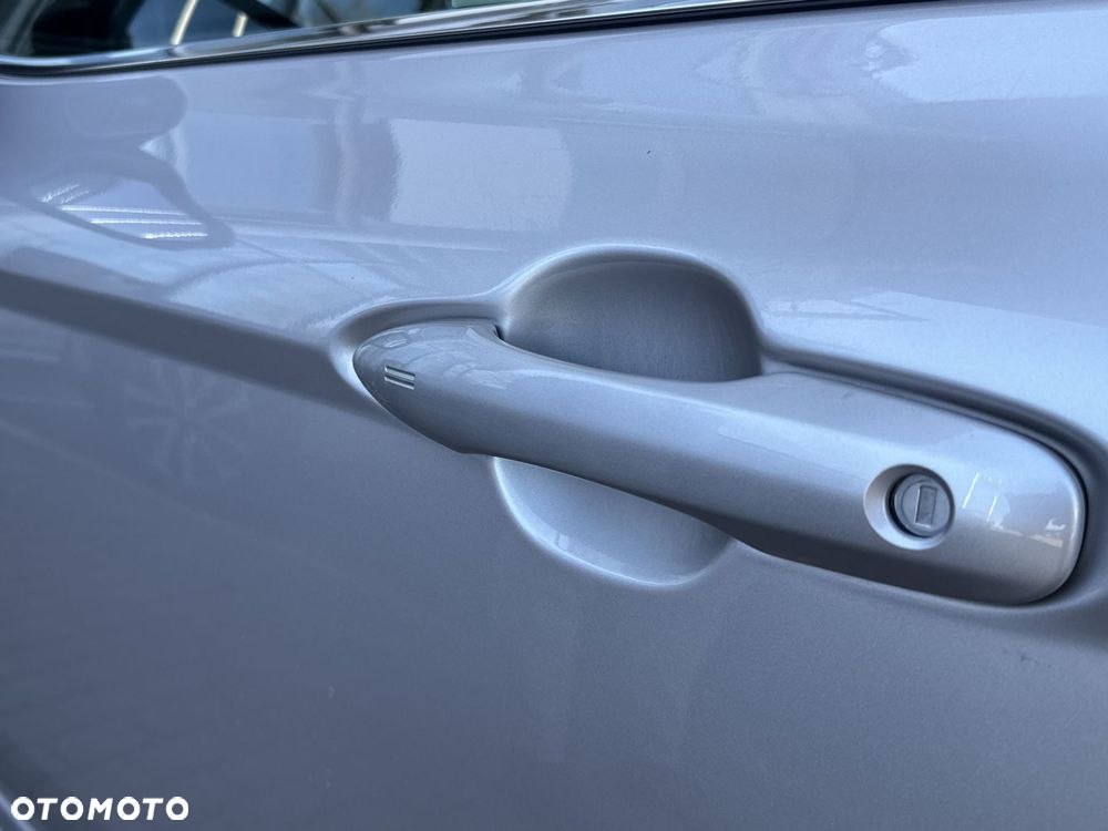 Toyota Camry 2.5 Hybrid Comfort CVT - 30