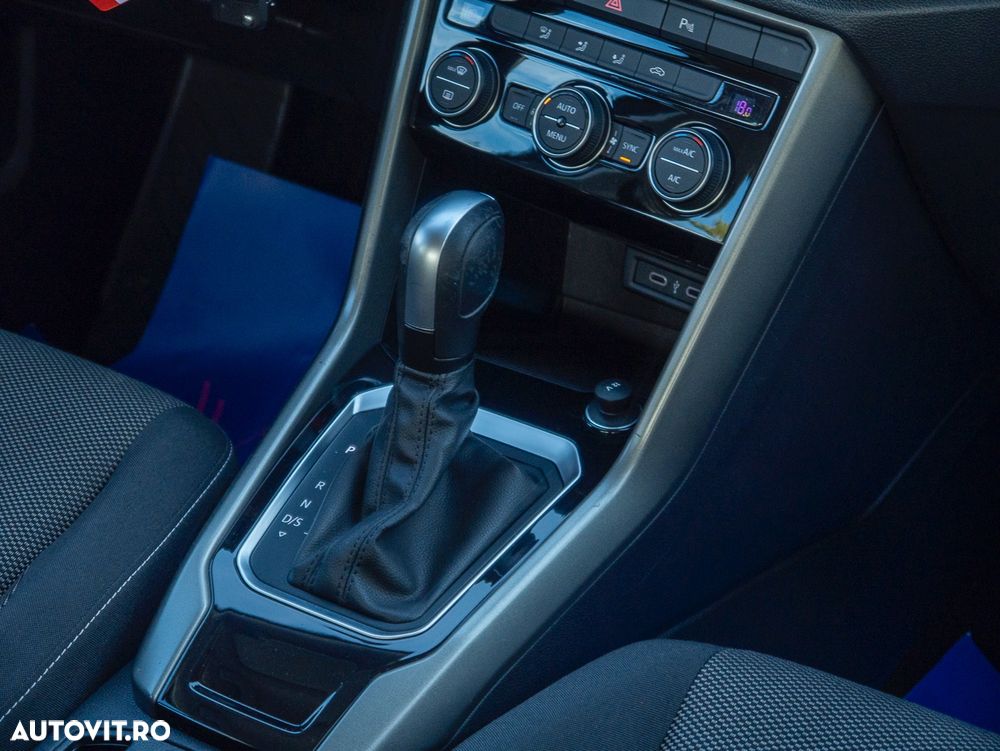 Volkswagen T-ROC - 15