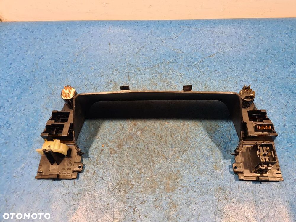 OPEL KADETT E LIFT OBUDOWA LICZNIKA 90360194 - 9