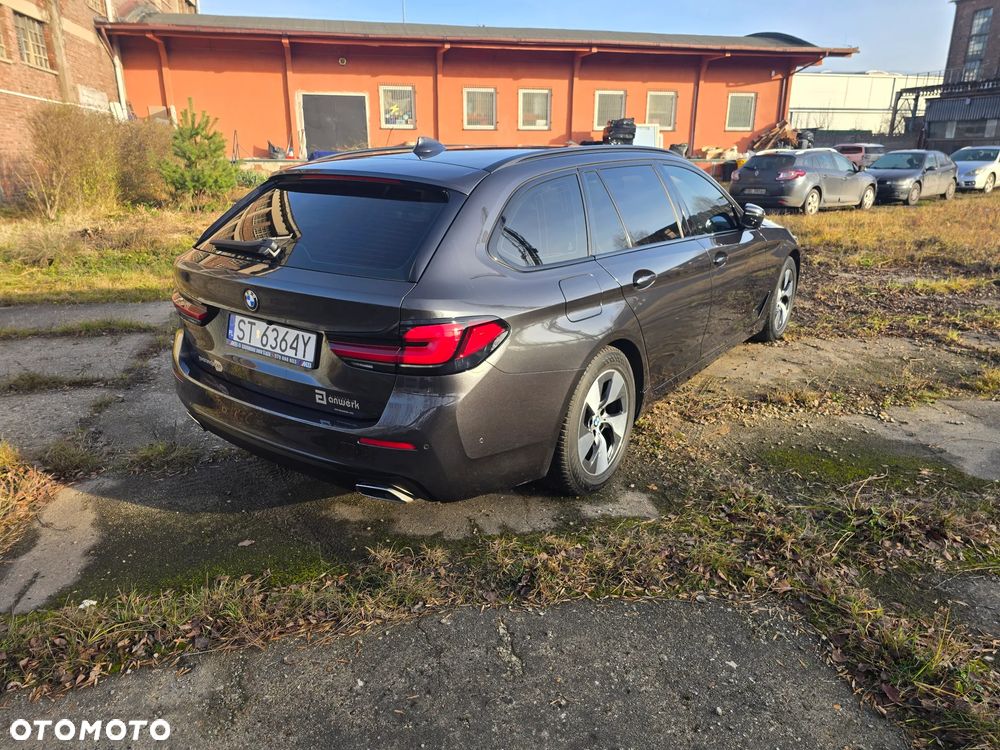 BMW Seria 5 520d xDrive - 2
