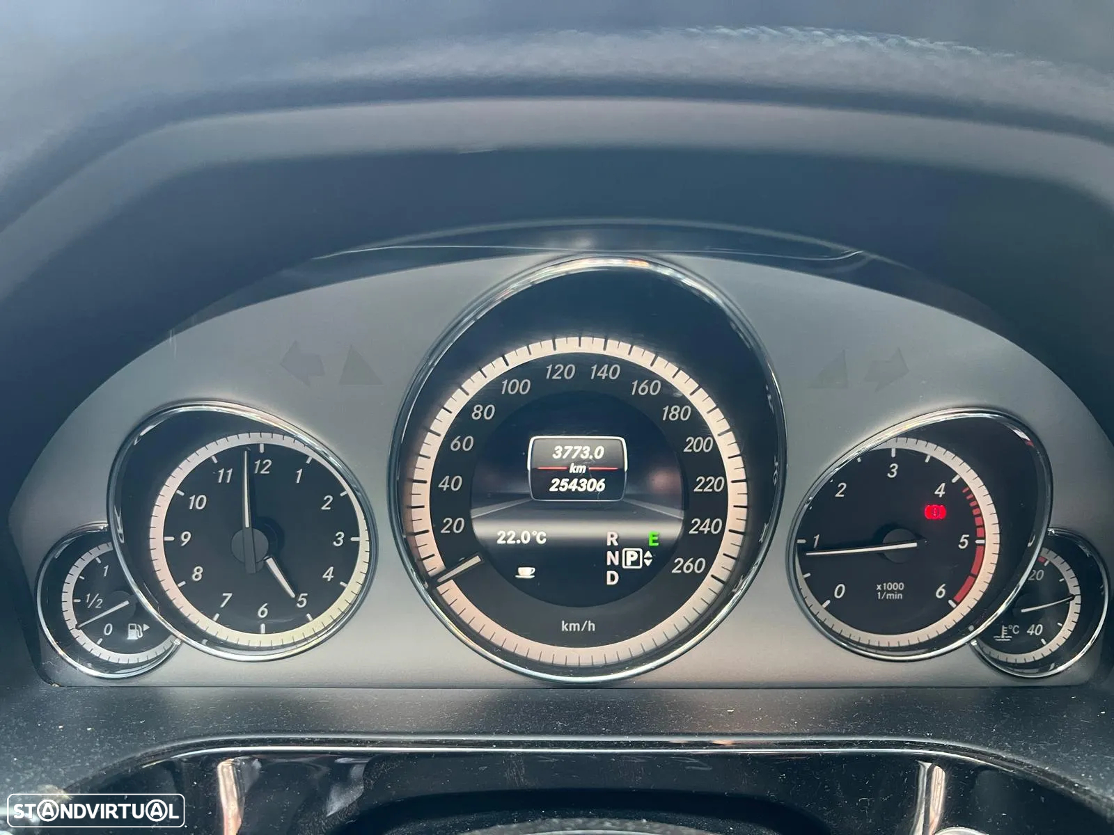 Mercedes-Benz E 220 BlueTEC Avantgarde Auto. - 5