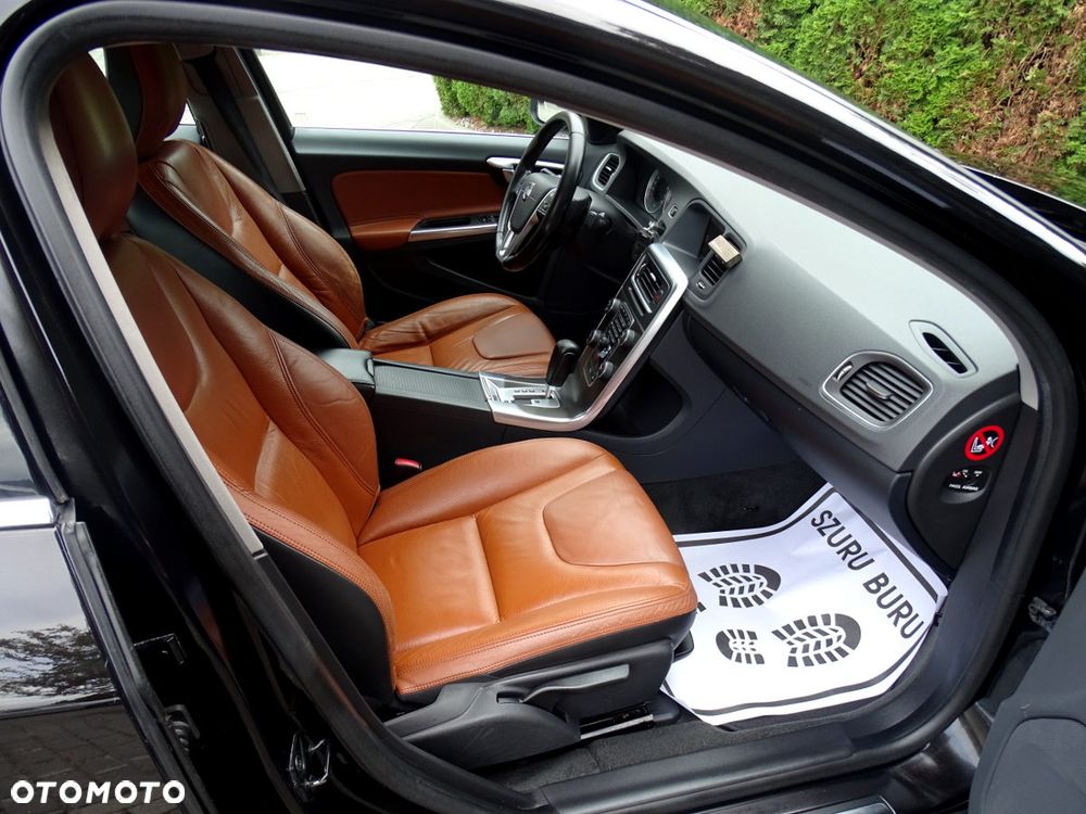 Volvo S60 D3 Geartronic RDesign - 11