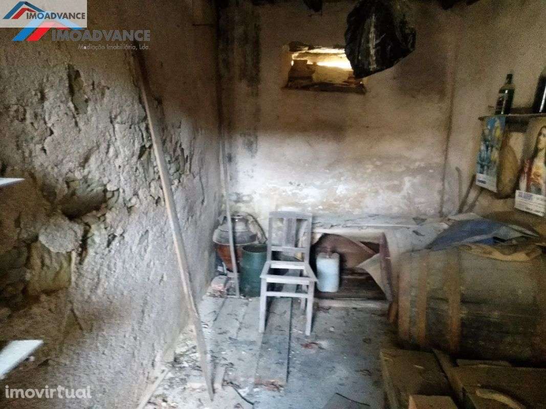 Moradia M4 para Reabilitar situada a 14 kms de Coimbra - Grande imagem: 5/18