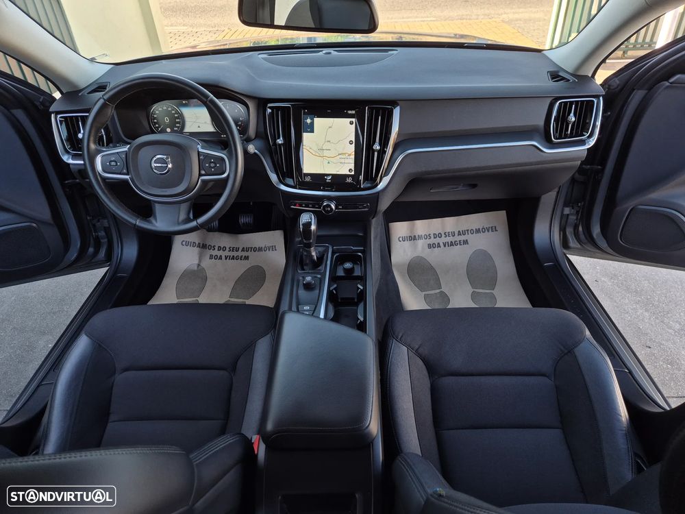Volvo V60 2.0 D3 Momentum Plus - 29