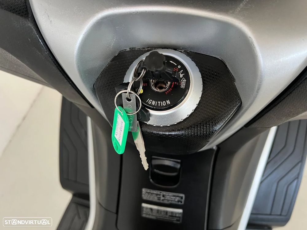 Kymco Downtown 350 - 9