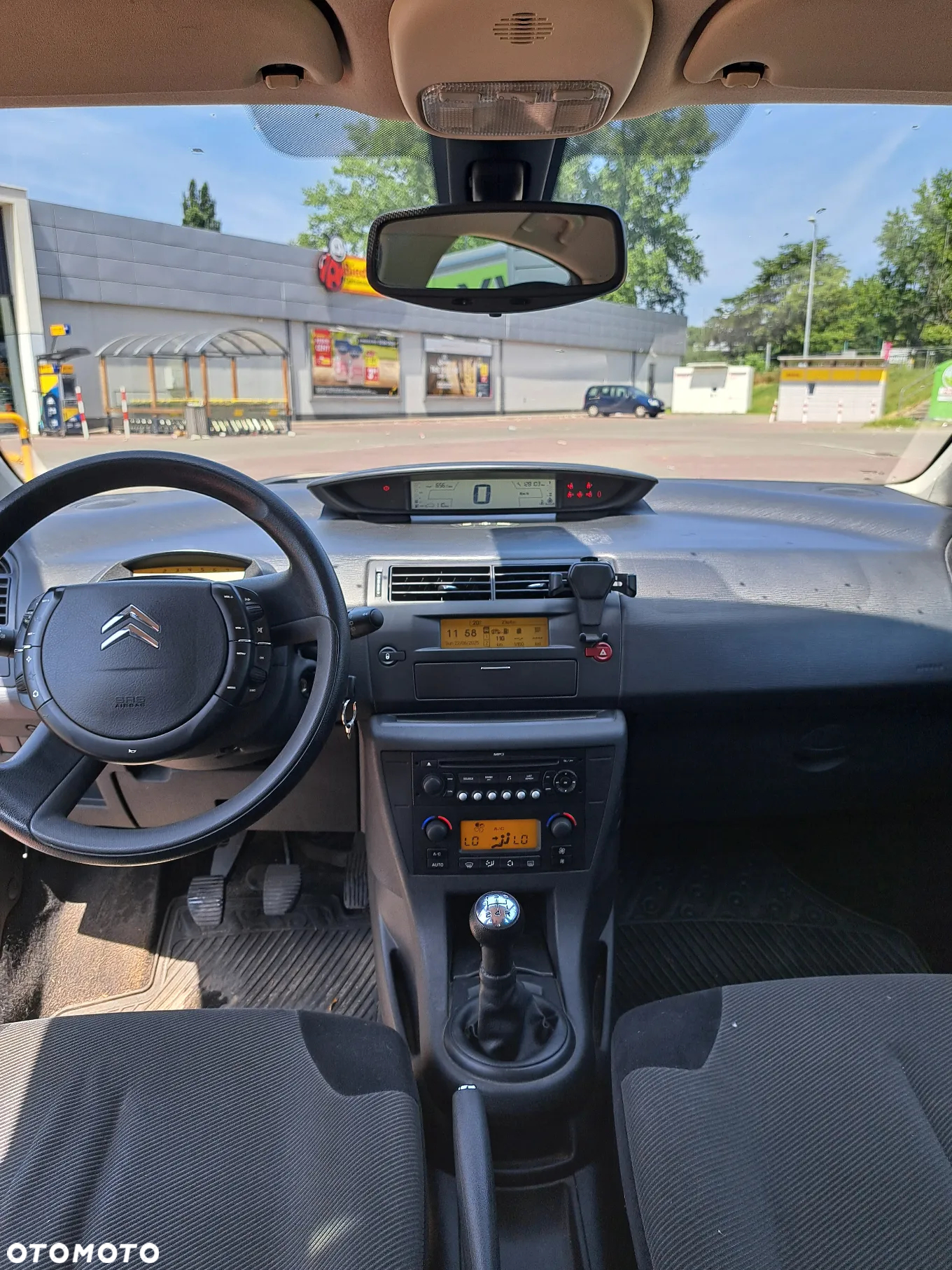 Citroën C4 1.4 16V SX - 12
