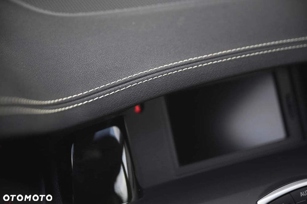 Renault Laguna 2.0 dCi Initiale - 26