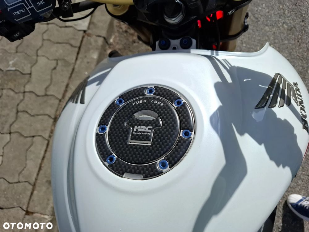 Honda CB - 23