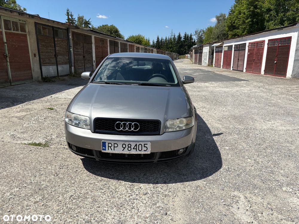 Audi A4 Limousine - 2