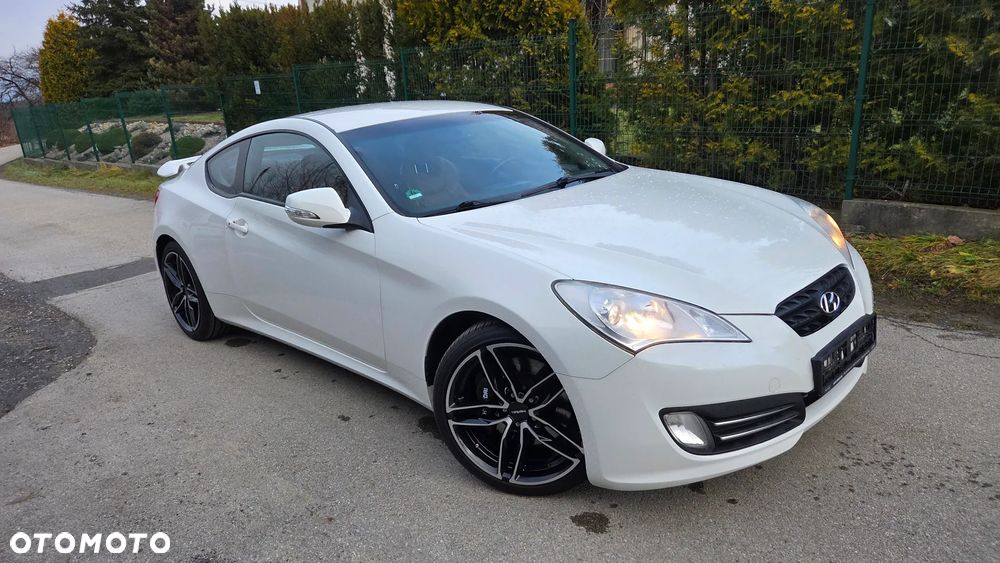 Hyundai Genesis Coupe - 3