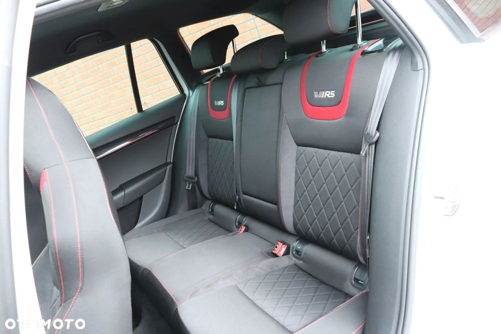 Skoda Octavia 2.0 TDI (Green tec) 4x4 DSG RS - 31