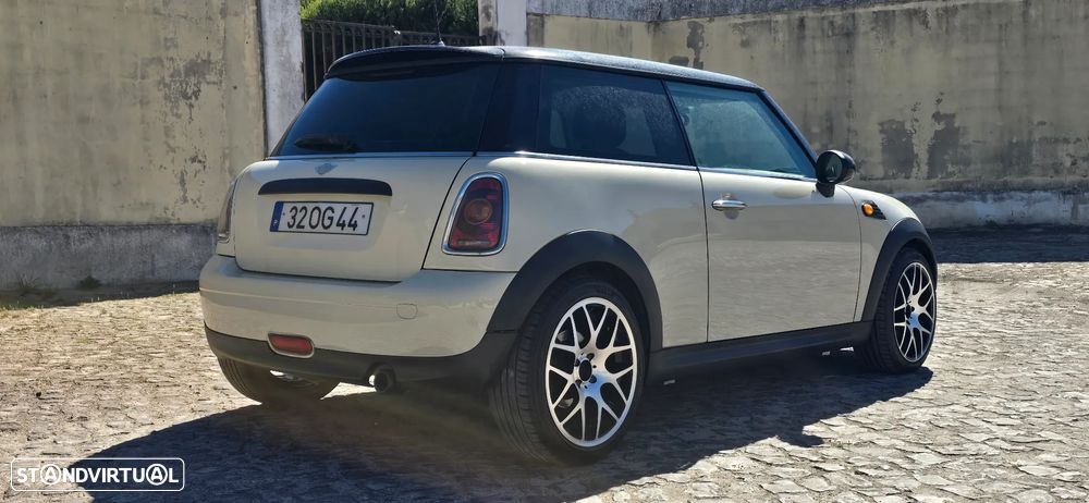 MINI 3 Portas Cooper D - 3