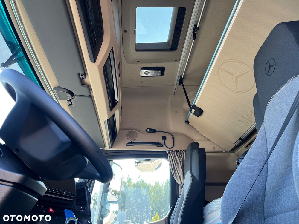 Mercedes-Benz ACTROS - 10