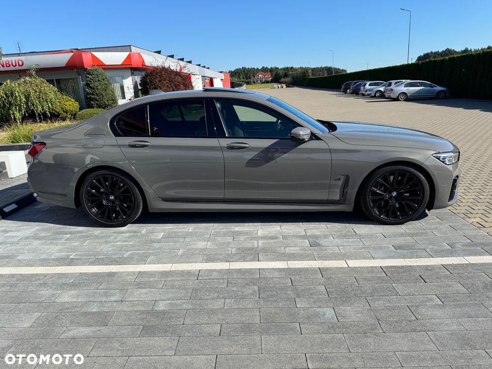 BMW Seria 7 740d xDrive sport - 37