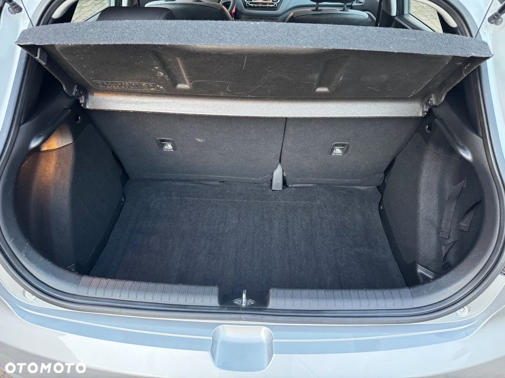Hyundai i20 1.2 Pure - 17