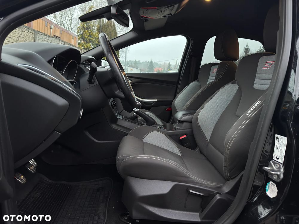 Ford Focus ST - 16