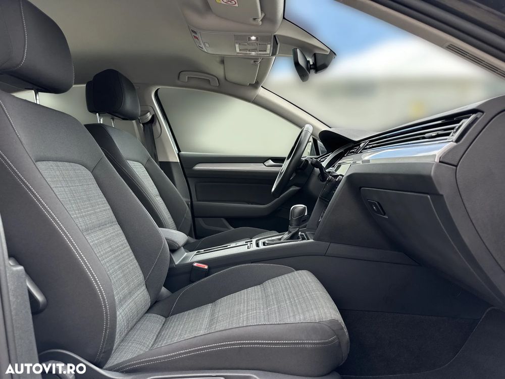 Volkswagen Passat - 11