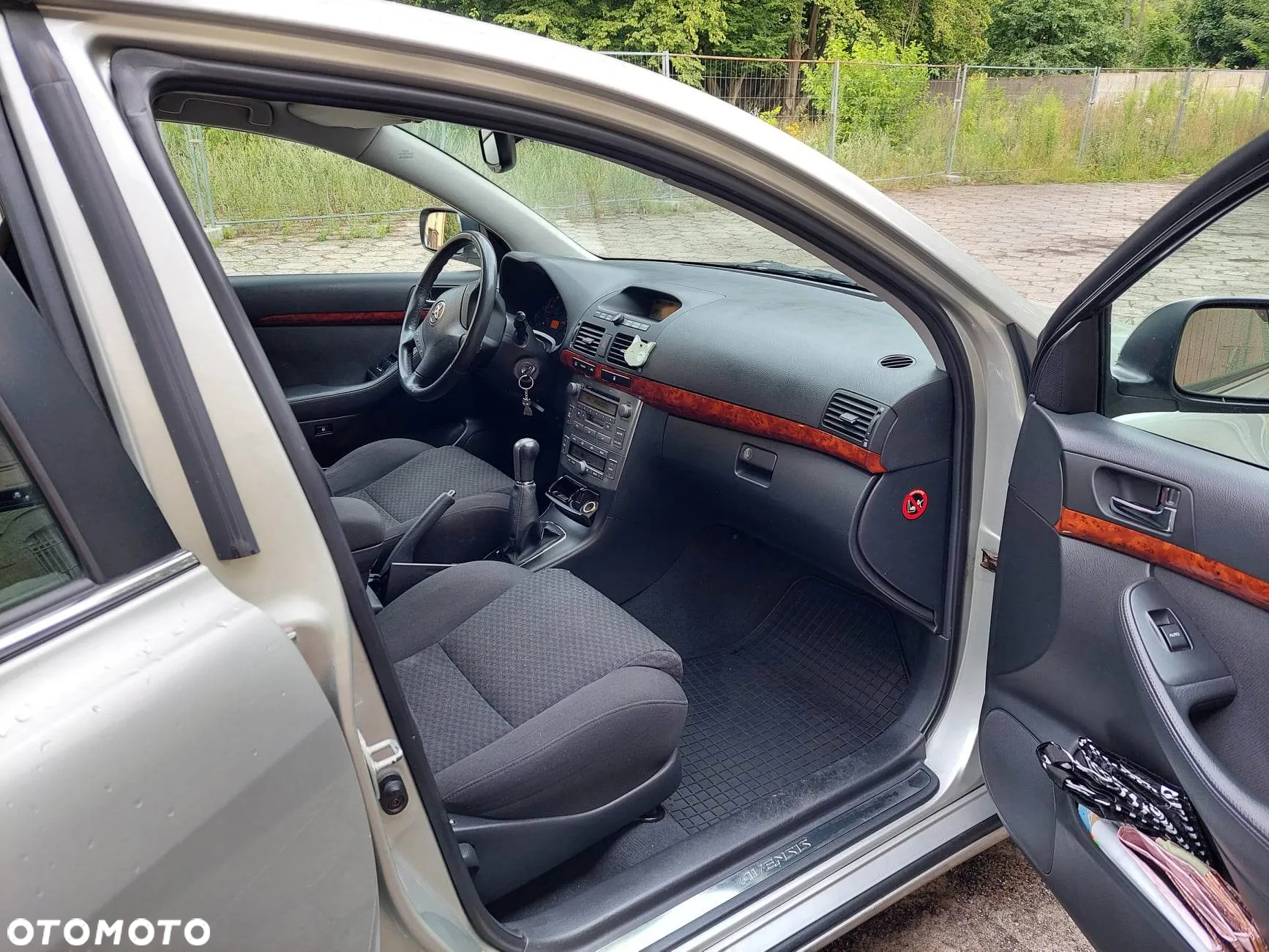 Toyota Avensis - 21