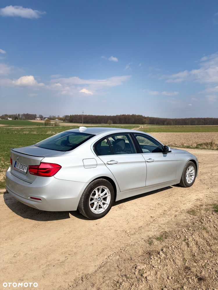 BMW Seria 3 318d - 5