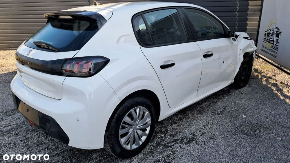 Peugeot 208 - 15