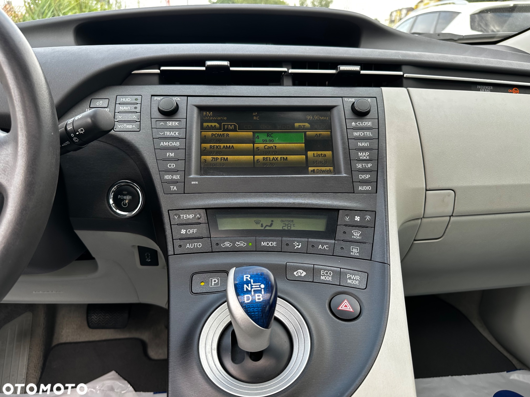 Toyota Prius (Hybrid) Executive - 27
