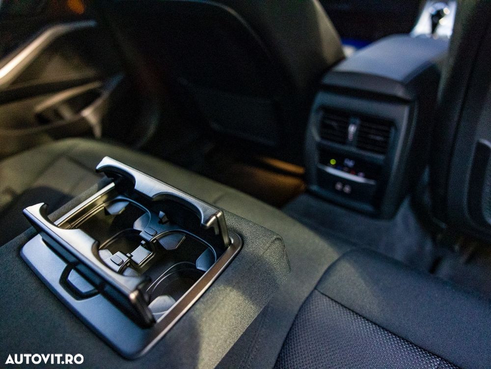 BMW Seria 3 320i AT - 10