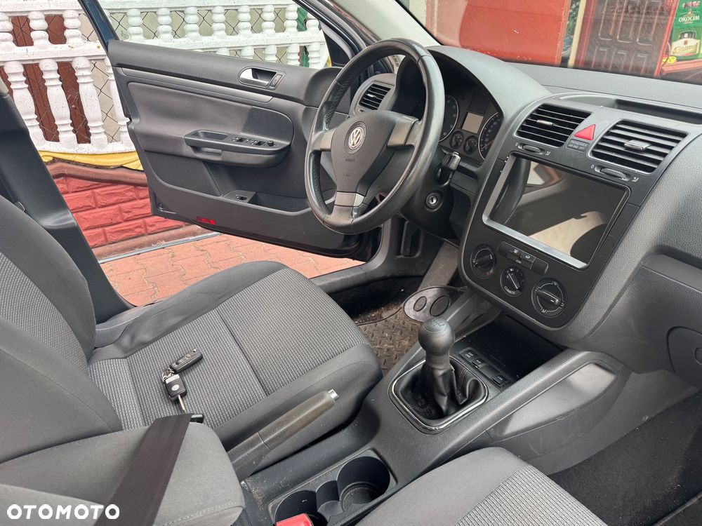 Volkswagen Jetta - 8