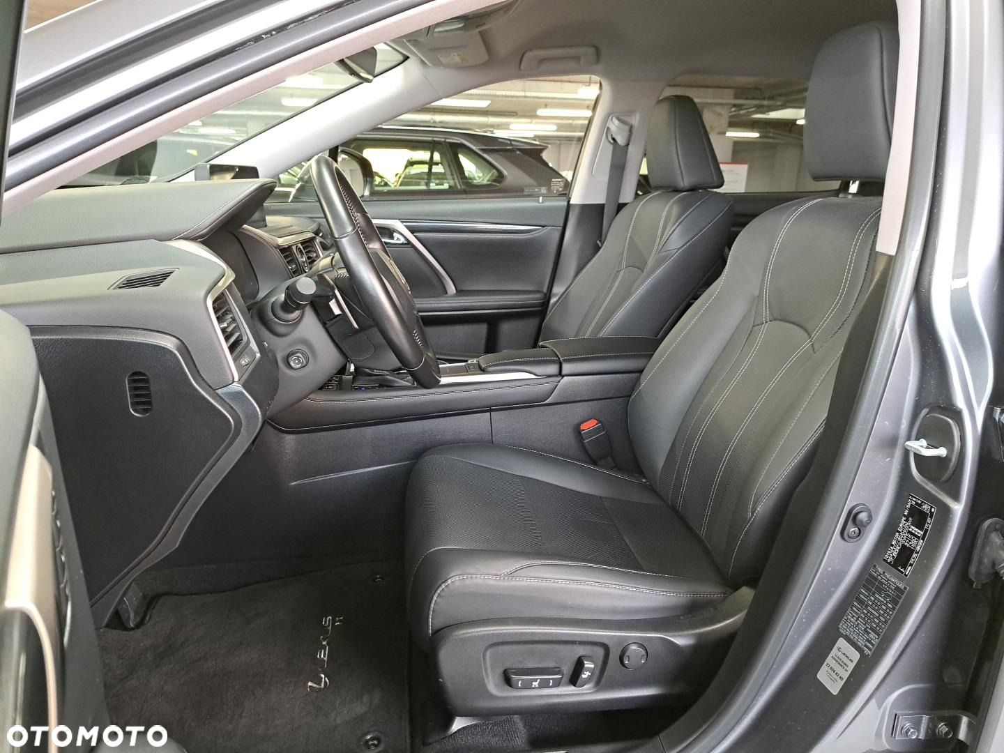 Lexus RX - 10