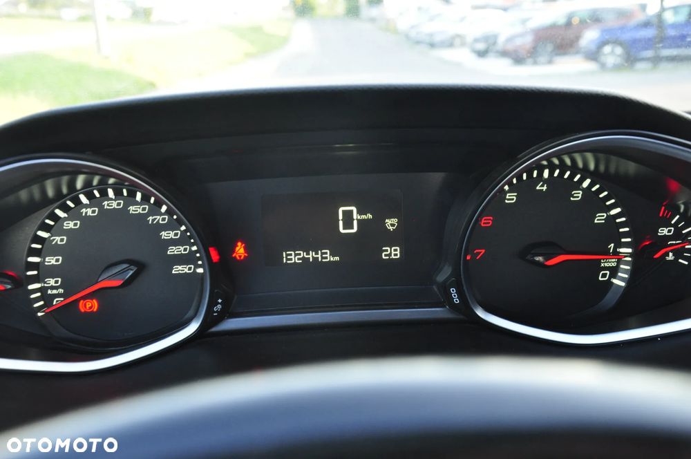 Peugeot 308 PureTech 130 GPF Stop & Start Allure Business-Paket - 9