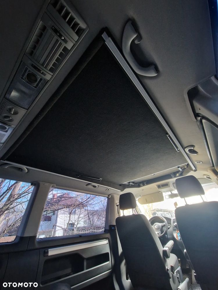Volkswagen Multivan - 10