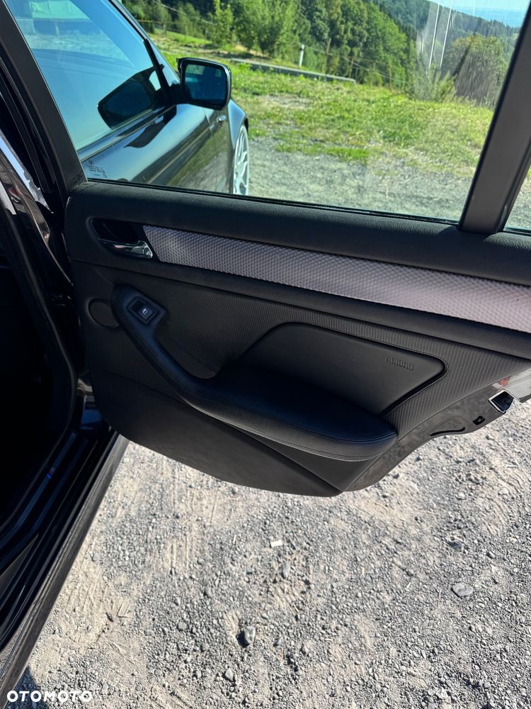 BMW Seria 3 330d Edition Sport - 16