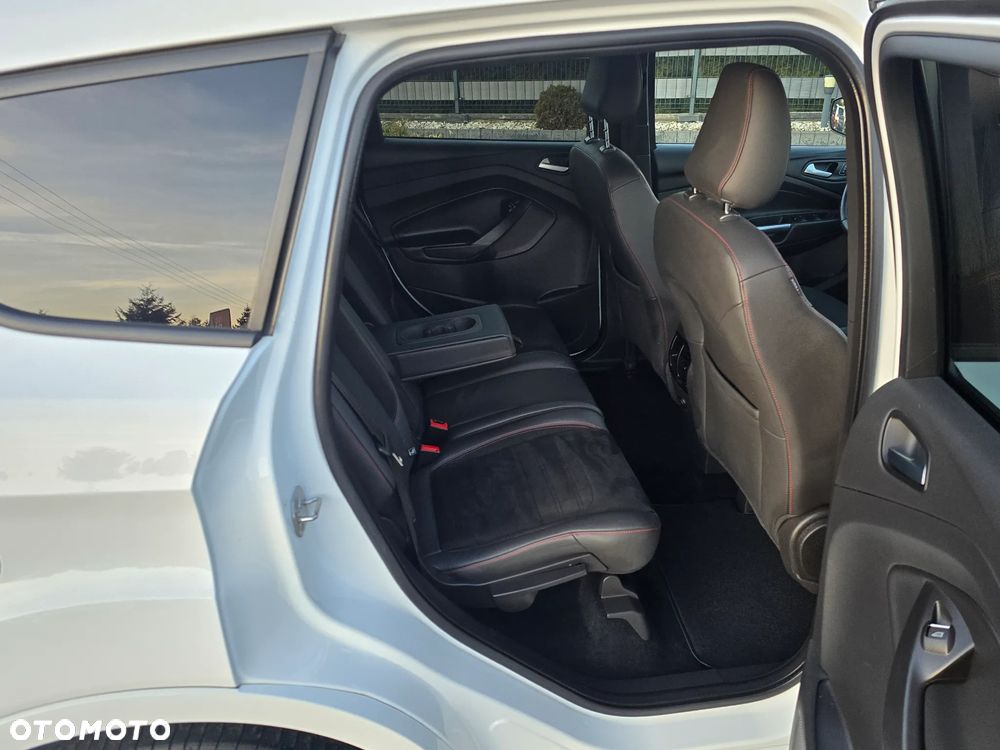 Ford Kuga 1.5 EcoBoost 2x4 ST-Line - 8