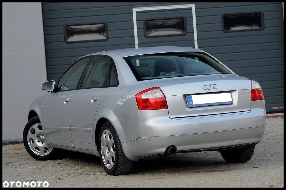 Audi A4 Limousine - 3