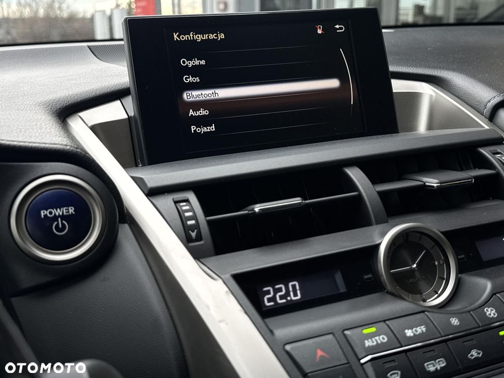 Lexus NX 300h Elite 2WD - 23