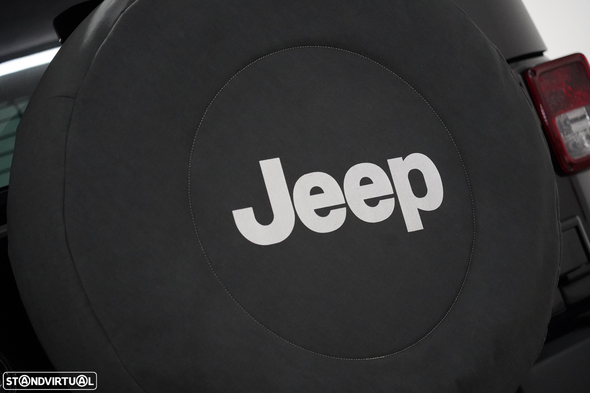 Jeep Wrangler - 12
