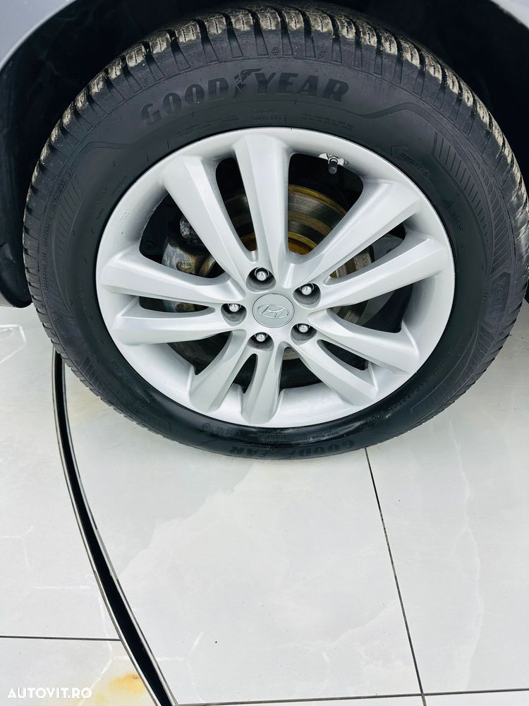 Hyundai ix35 1.7 CRDI 2WD Fifa World Cup Edition - 9