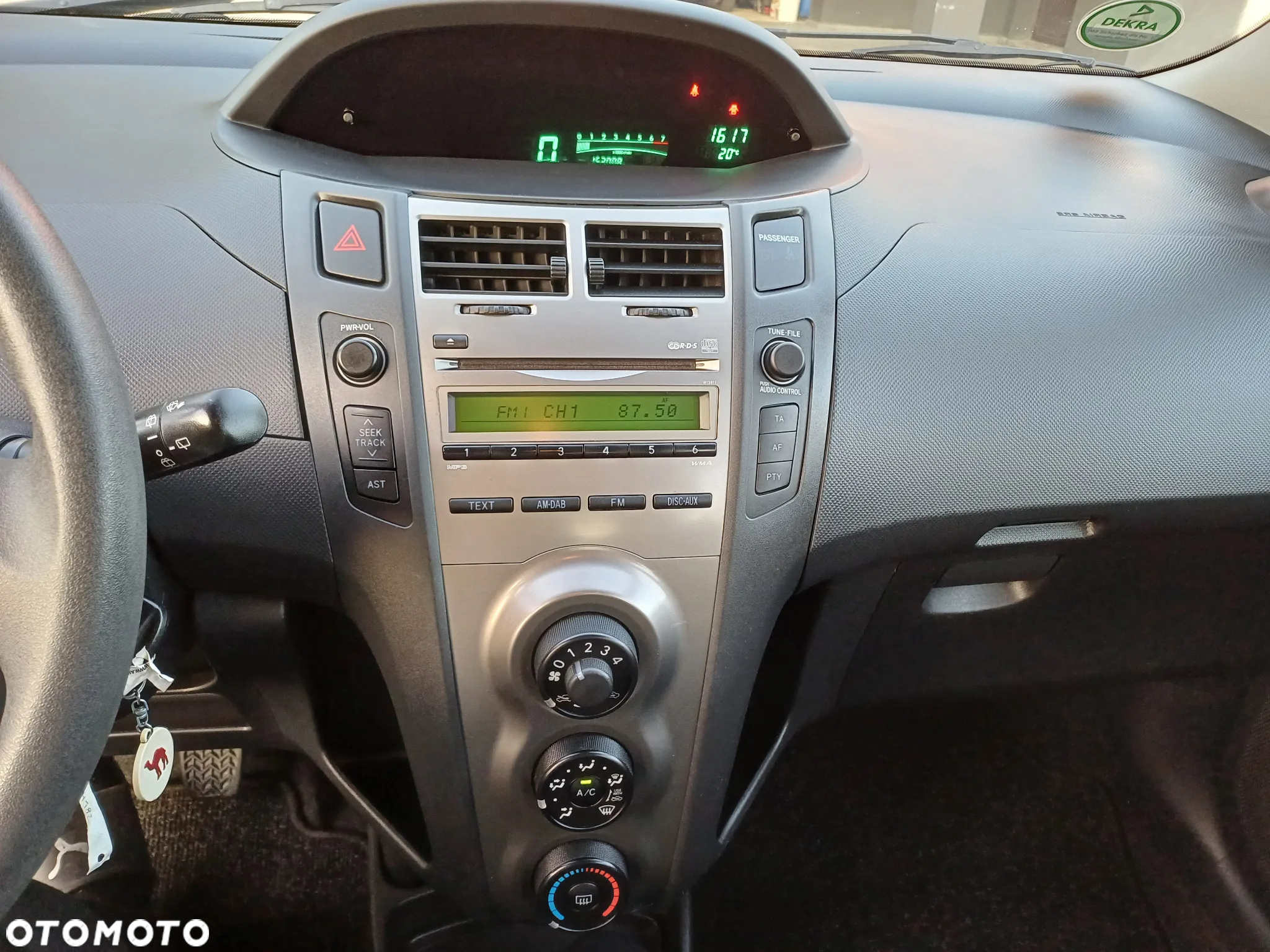 Toyota Yaris 1.0 VVT-i - 19