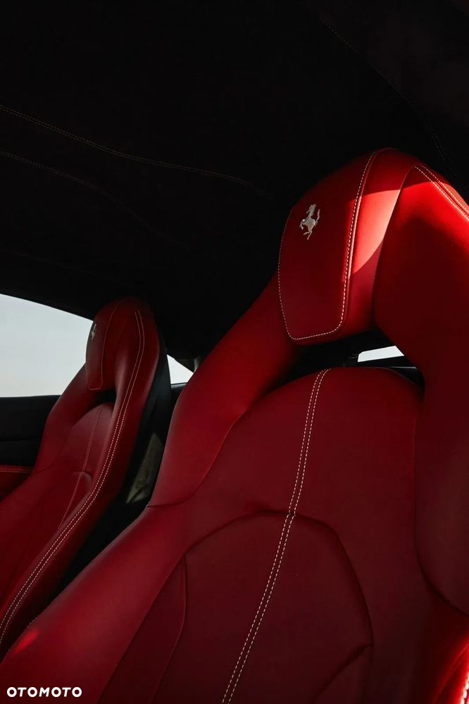 Ferrari F8 Tributo - 14