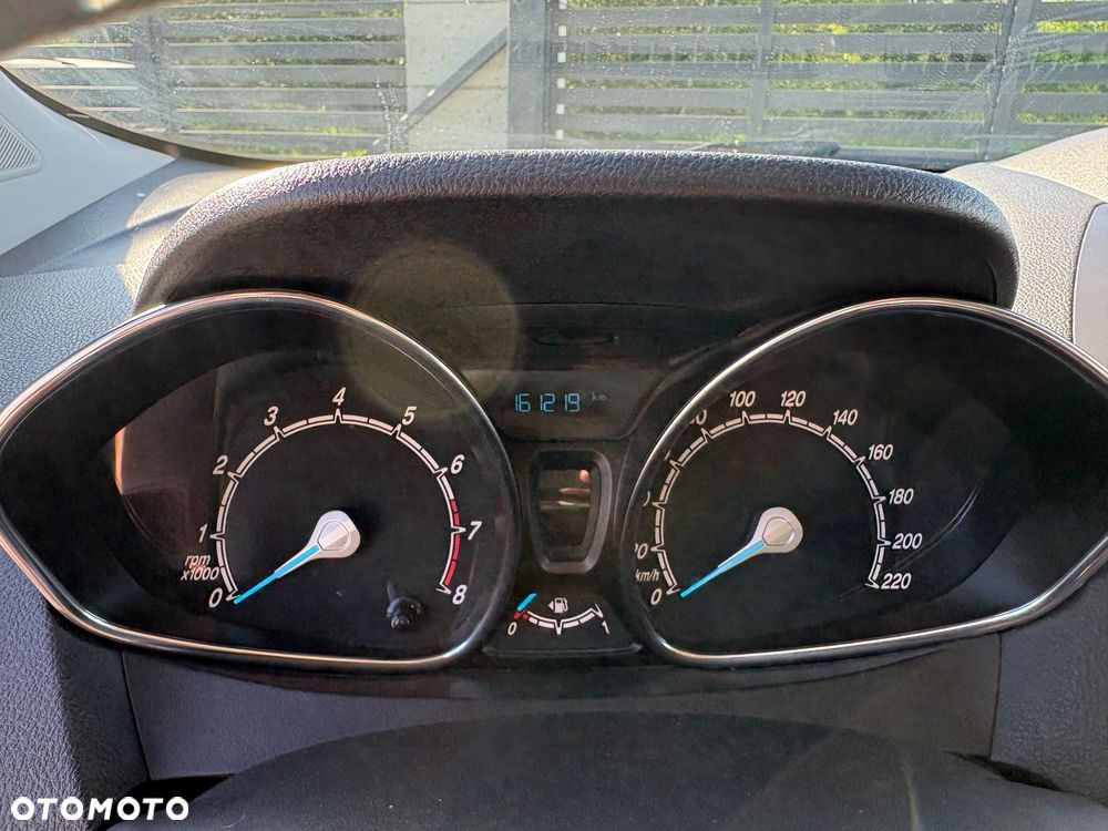 Ford Tourneo Courier 1.0 EcoBoost S&S Titanium - 28