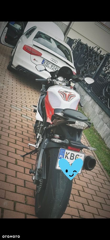 BMW S - 9