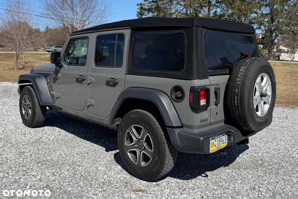 Jeep Wrangler - 4