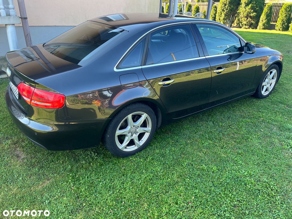Audi A4 Limousine - 3
