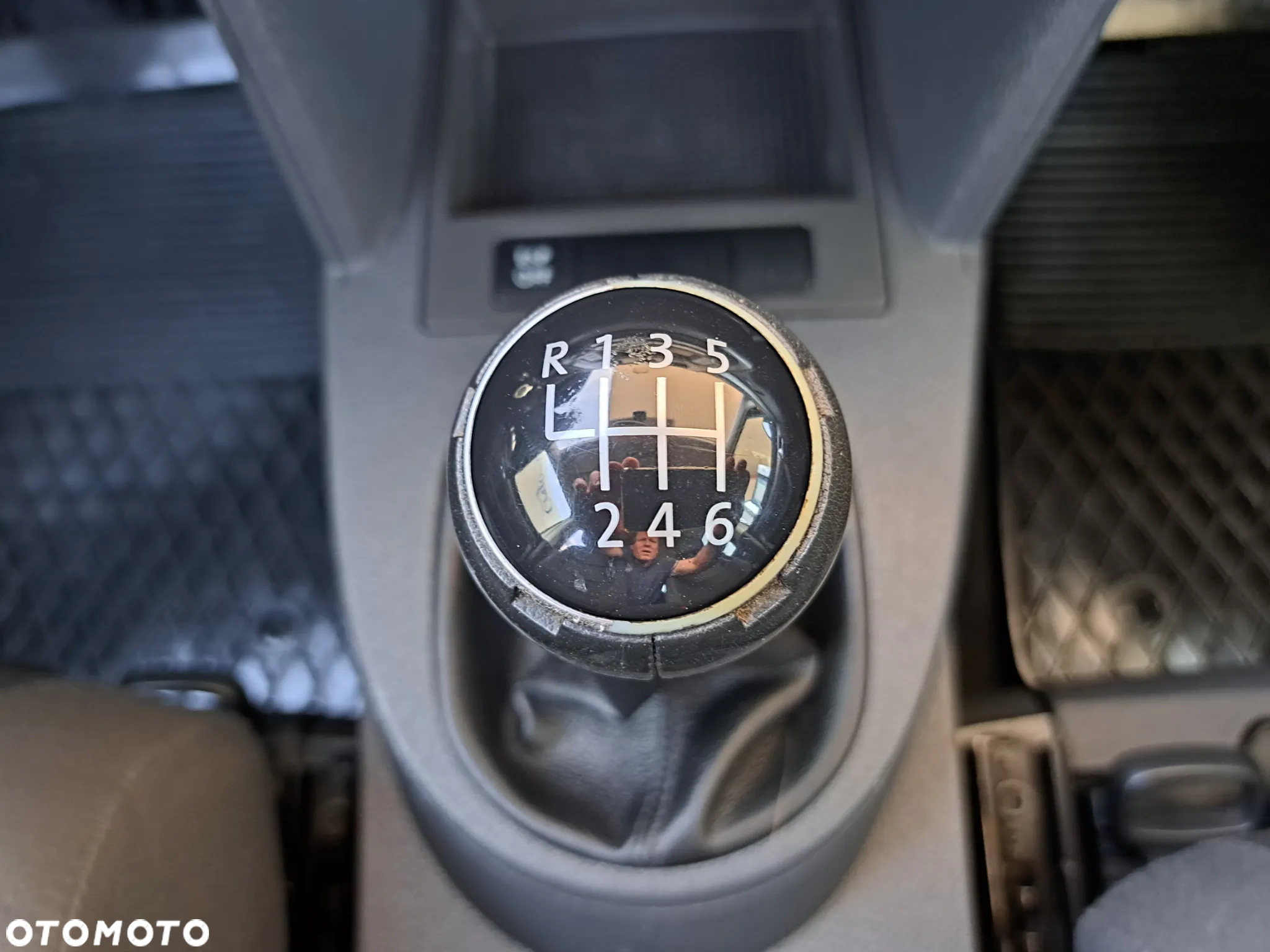 Volkswagen Touran - 23