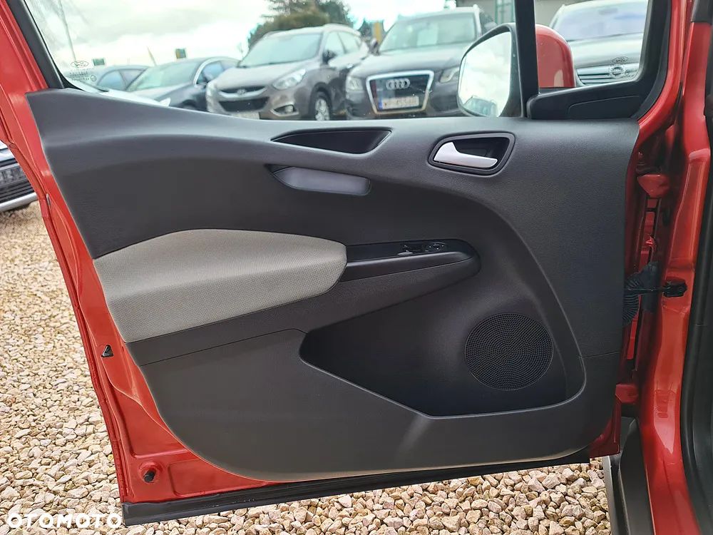 Ford Tourneo Courier 1.5 TDCi Titanium - 13
